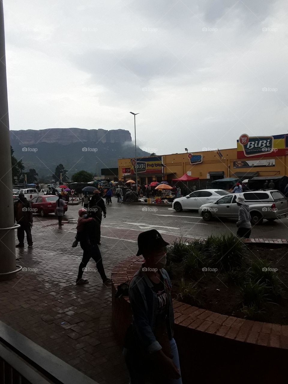 Busy market places in Phuthaditjhaba.