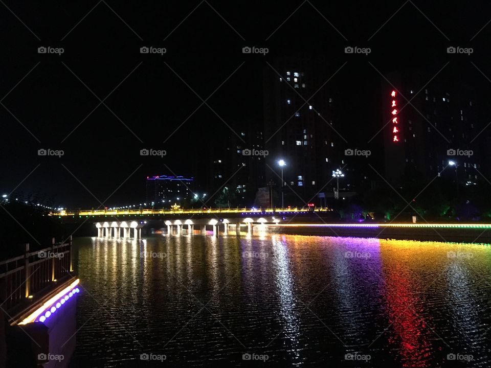 Use to be the stinky ditch,but now ,it’s a rainbow river,am in dream now.