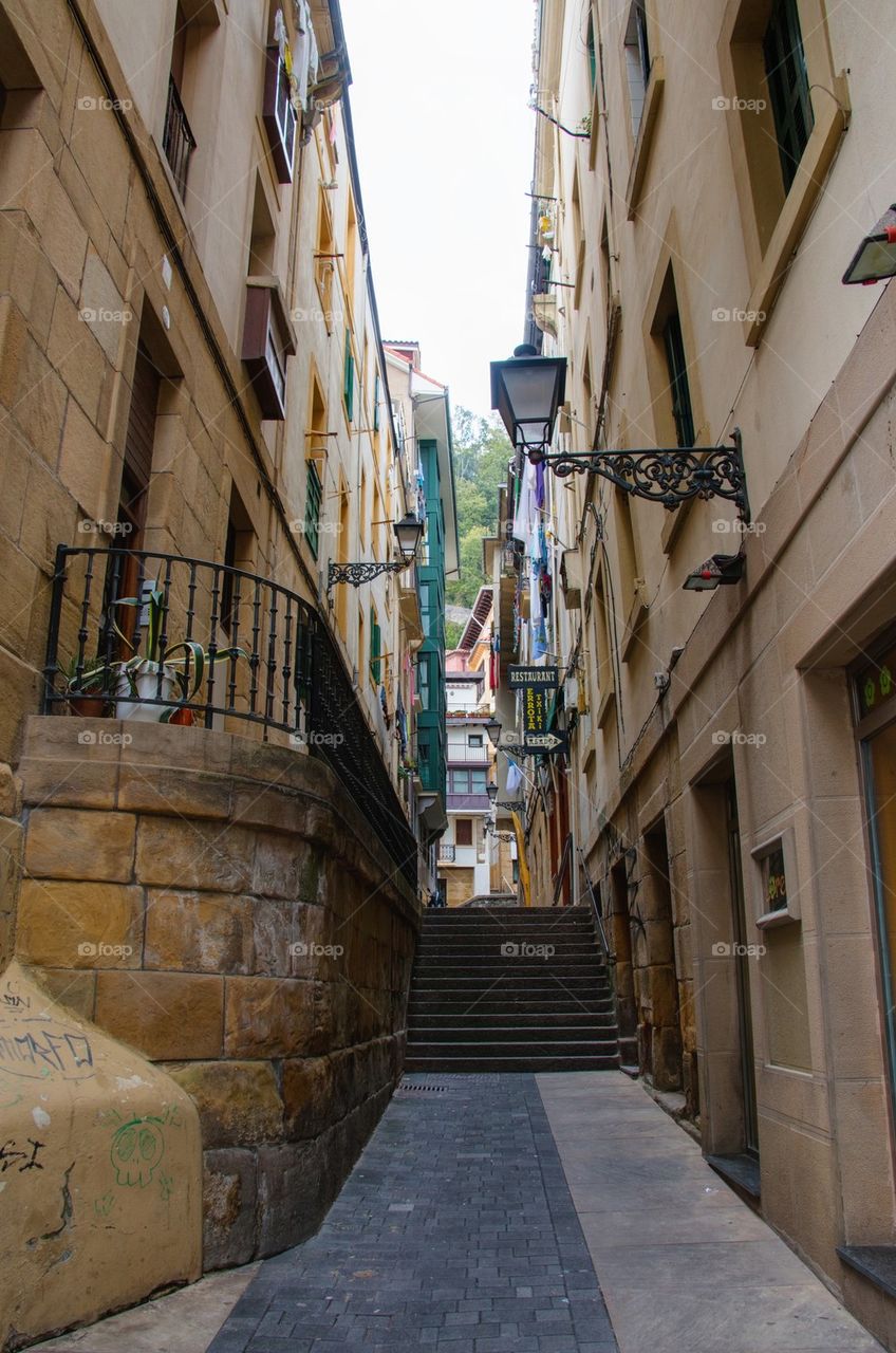 Spanish alley