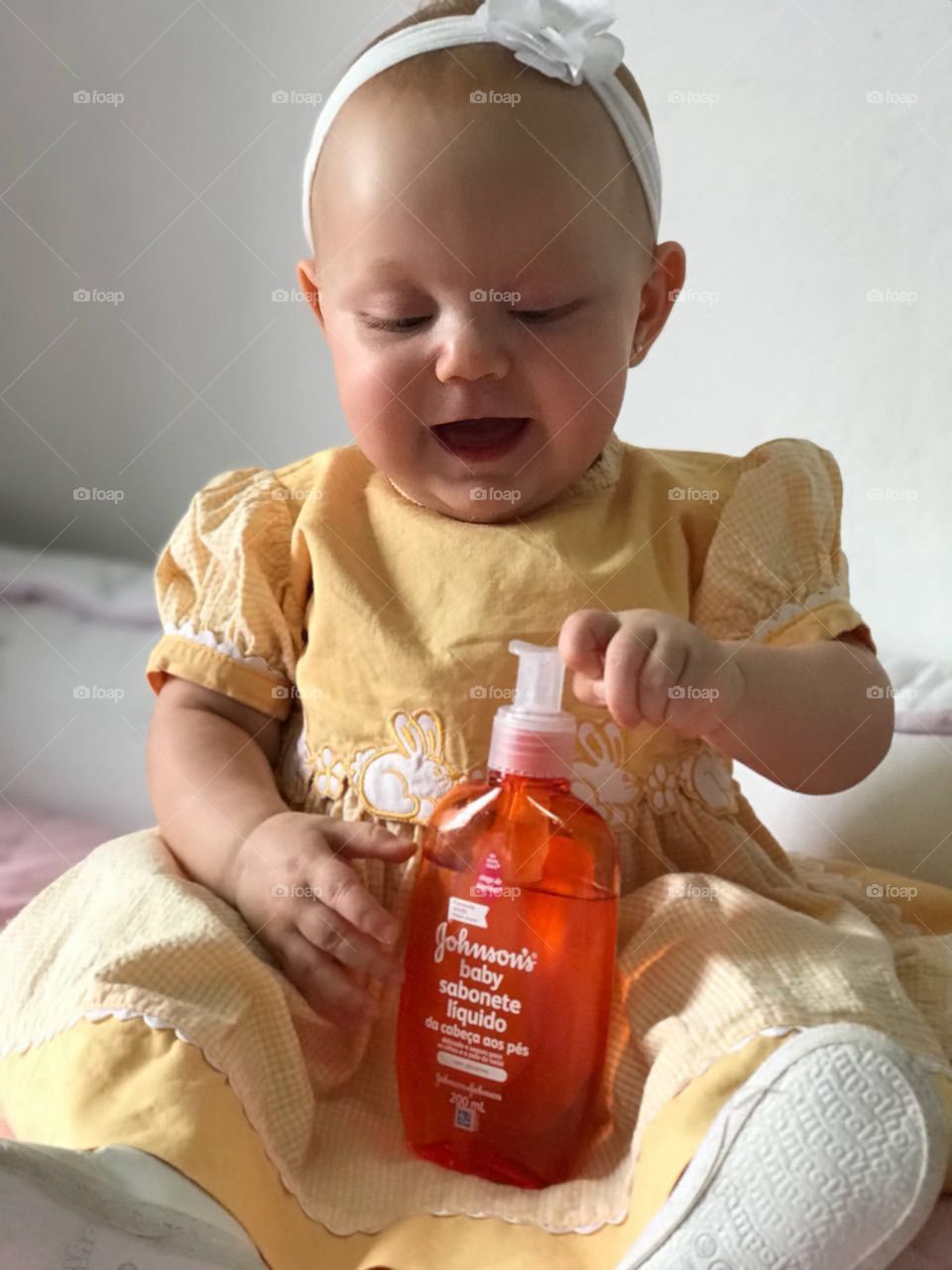 Nossa bebê curtindo seu shampoo favorito ❤️