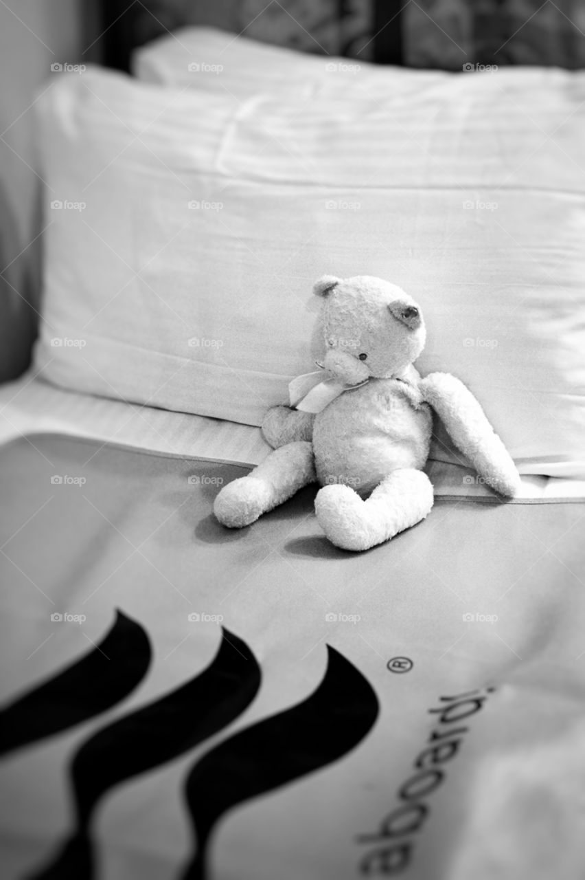 My daughter bear 🐻 land in cruise ship 🚢 bed too, never left it anywhere. 