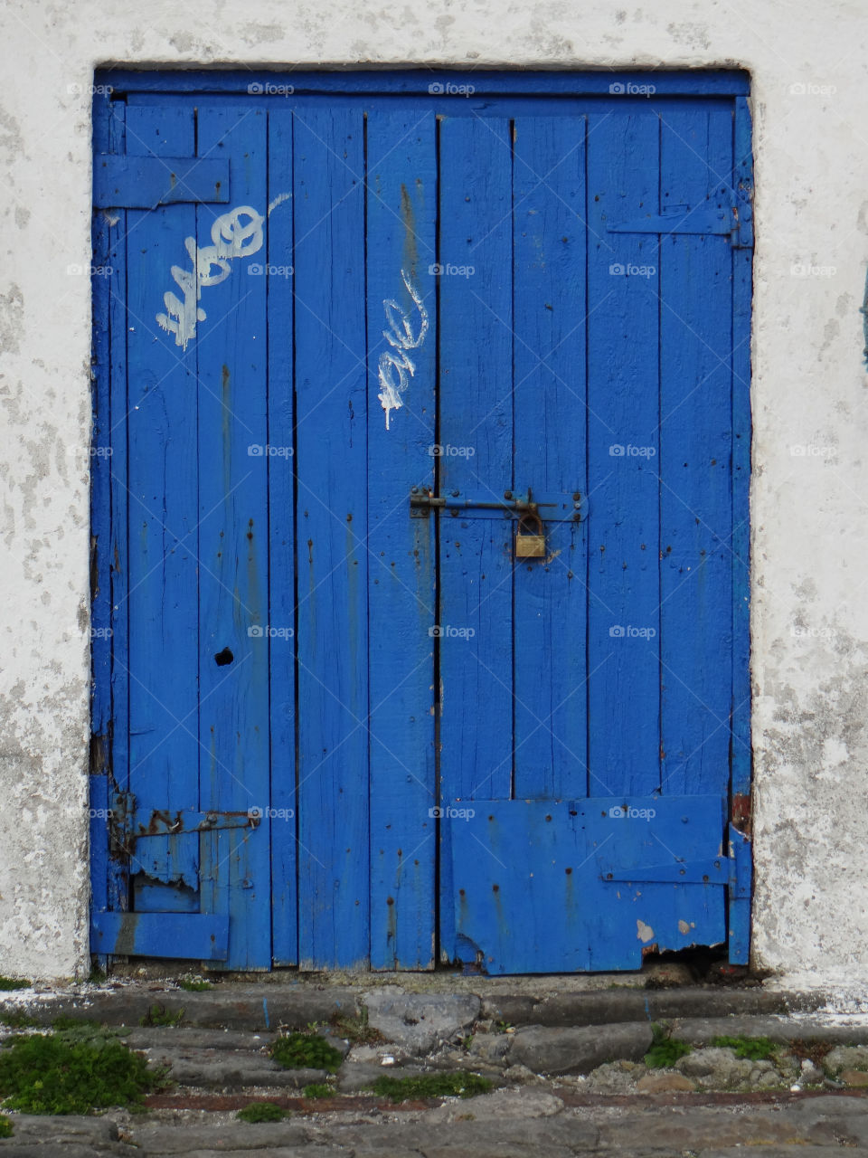 graffiti blue white wood by kshapley