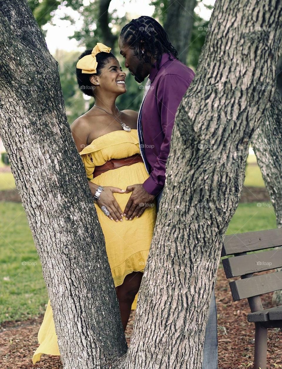 EXPECTING COUPLE IN LOVE