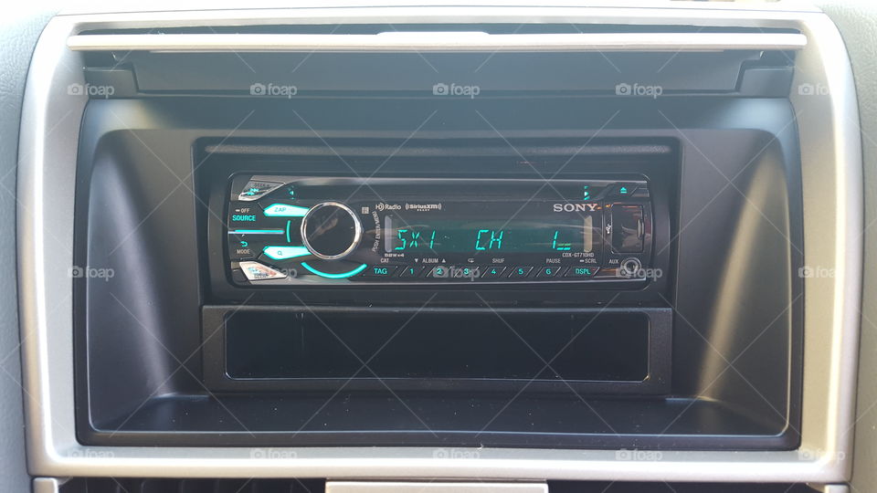 Sony stereo. Aftermarket satellite radio and stereo install