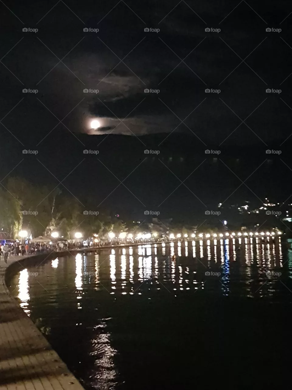 ohrid-moon