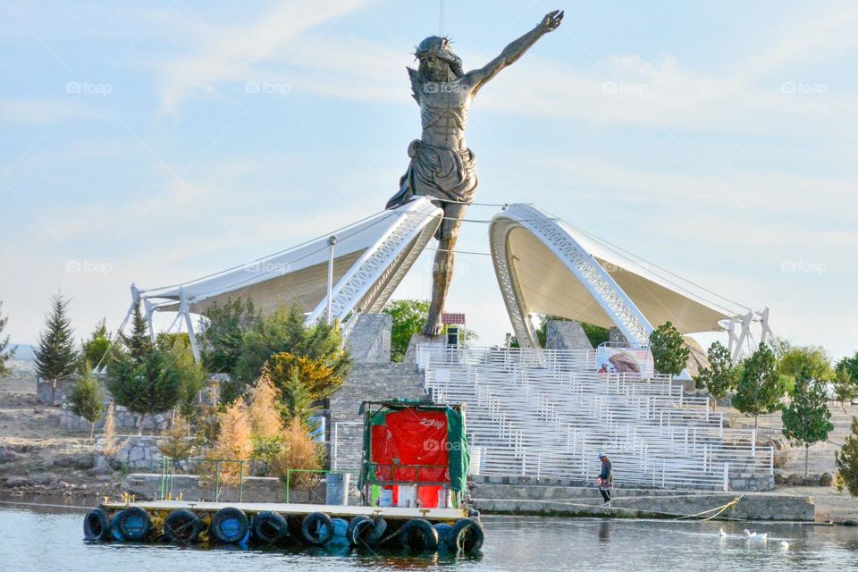 The broken Christ II