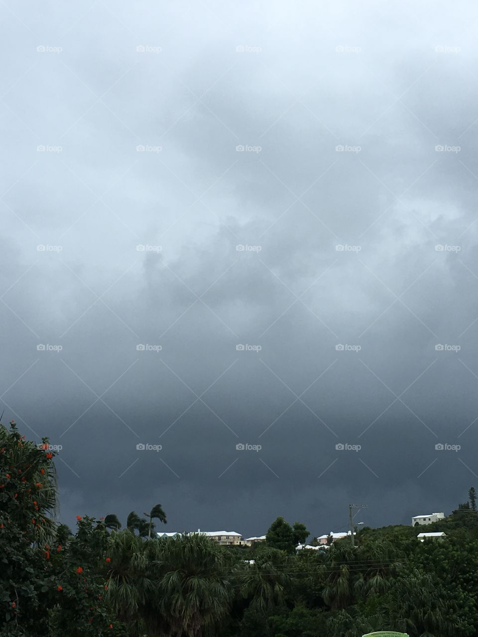 Storm approaches Bermuda 