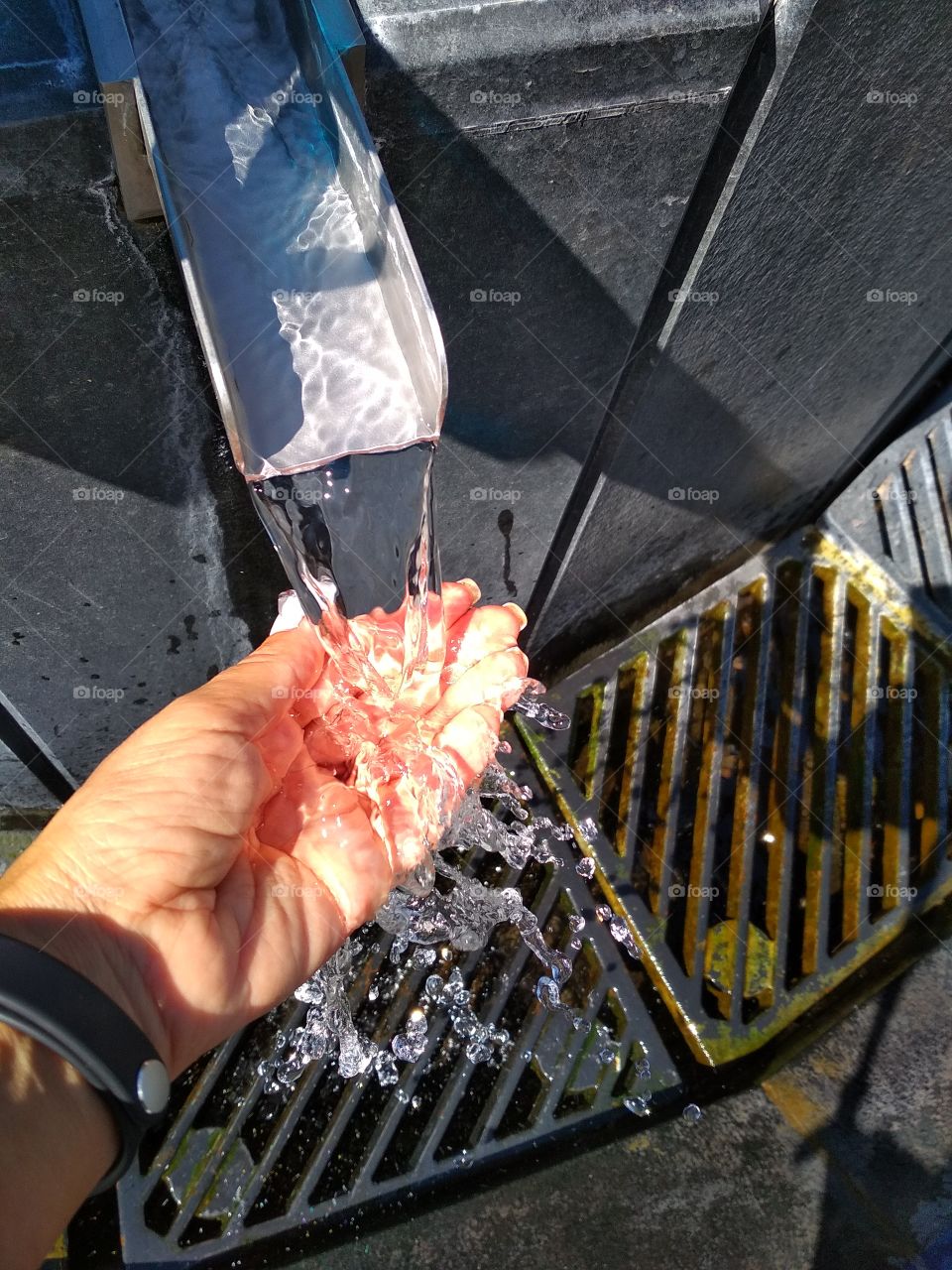 Родник с холодной водой