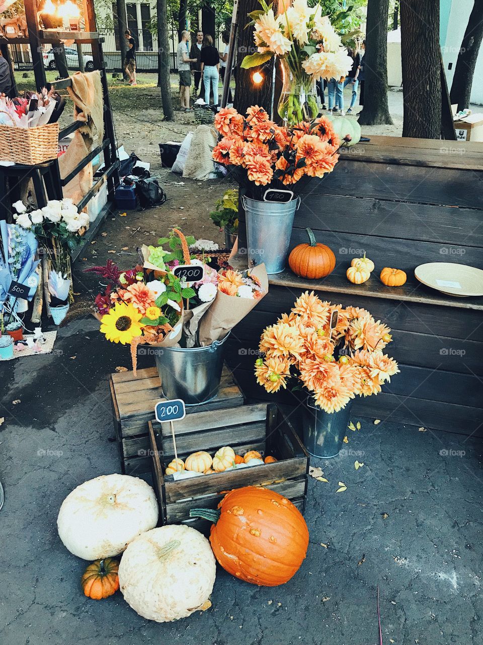 Autumn flower market 