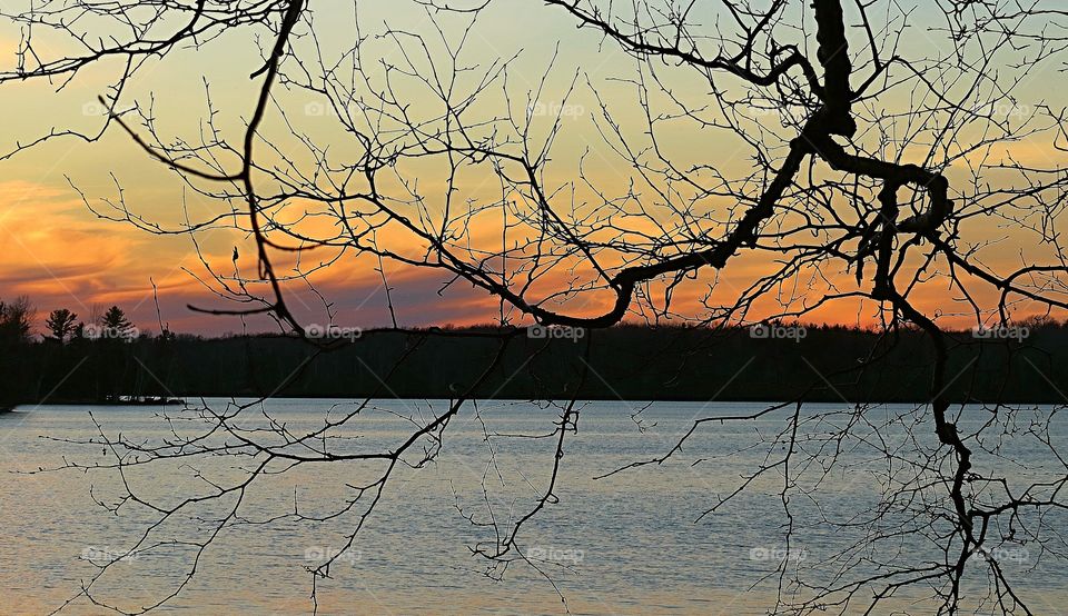 Captivating dusk on the Lake