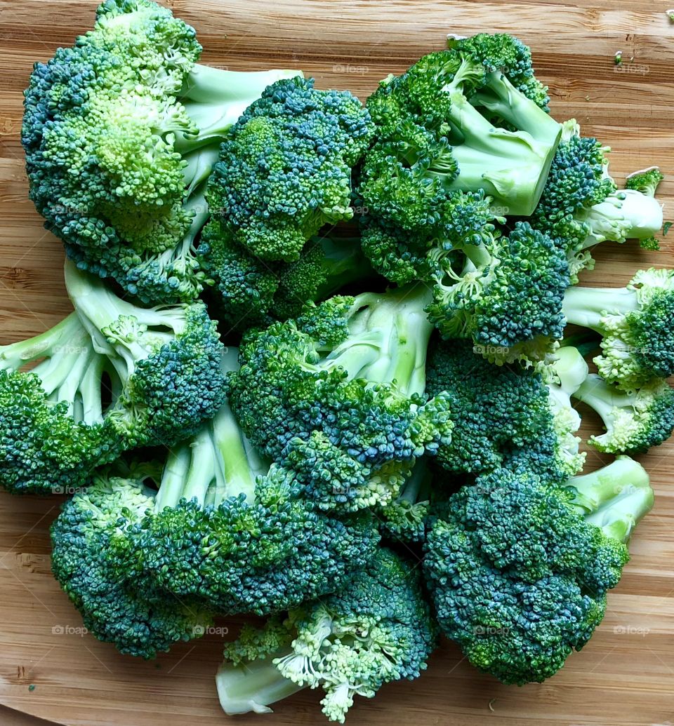 Broccoli on kitchen 