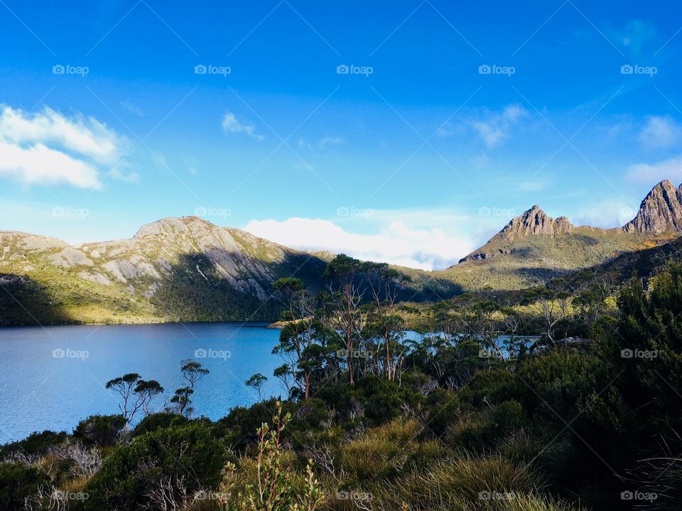 Walk around the lake 