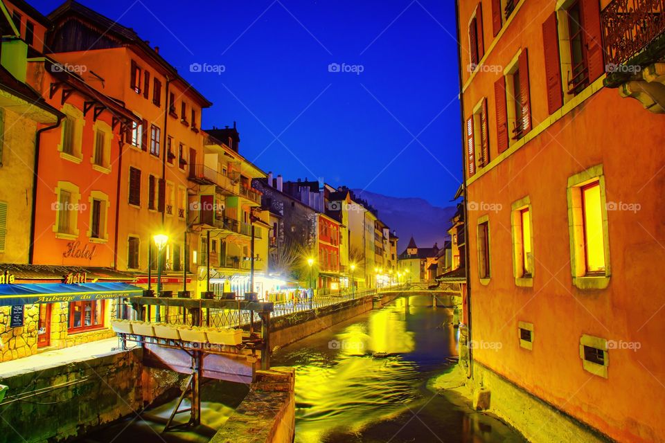 annecy by night long exposure