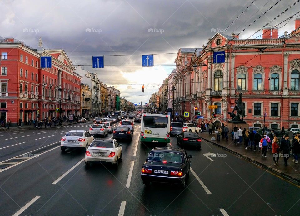 Clouds 🌧️ Transport 🚗 City 🏢 Traffic 🚗