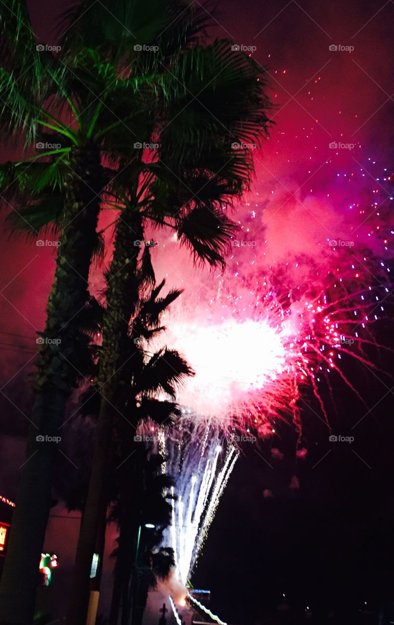 Always enjoy watching the beautiful holiday fireworks going off the pier in Manhattan Beach, CA.  Fun to celebrate the season with everyone....family, friends, neighbors, and visitors.