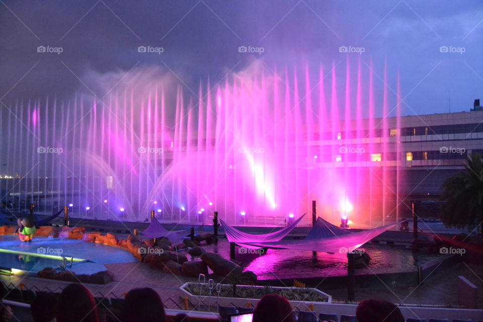 Spectacular water show.