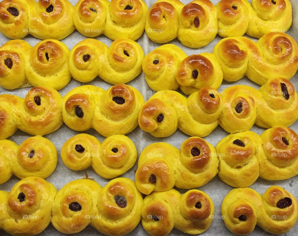 Saffron buns