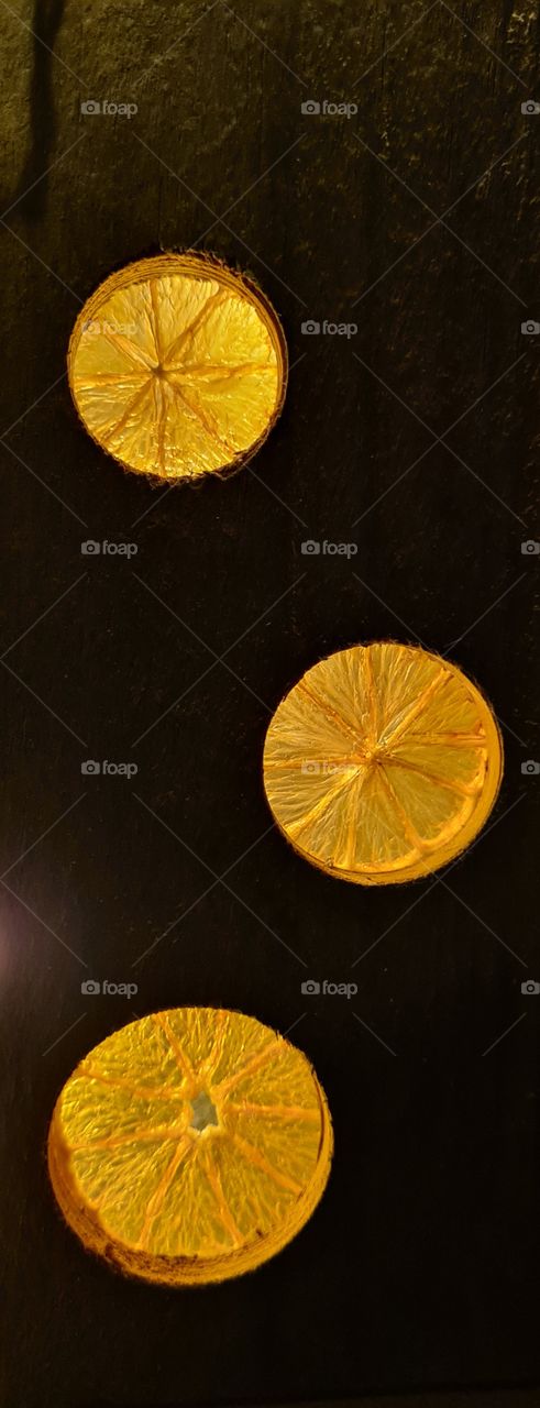 Creating circles with light and citrus