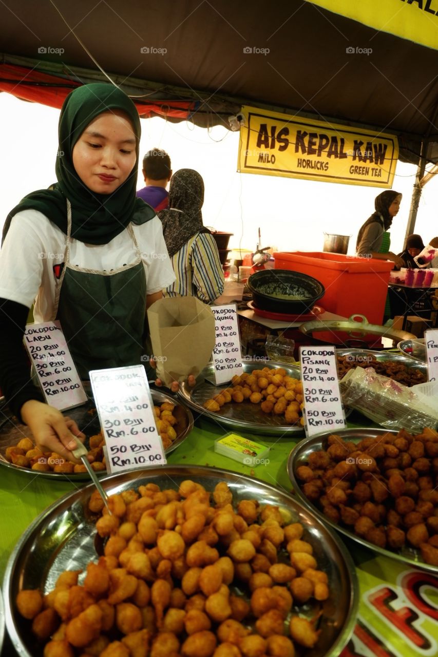 From deep fried banana ball, tapioca ball and even the durian ball! They have it attached. Served at Malaysian and Thailand Food Festival