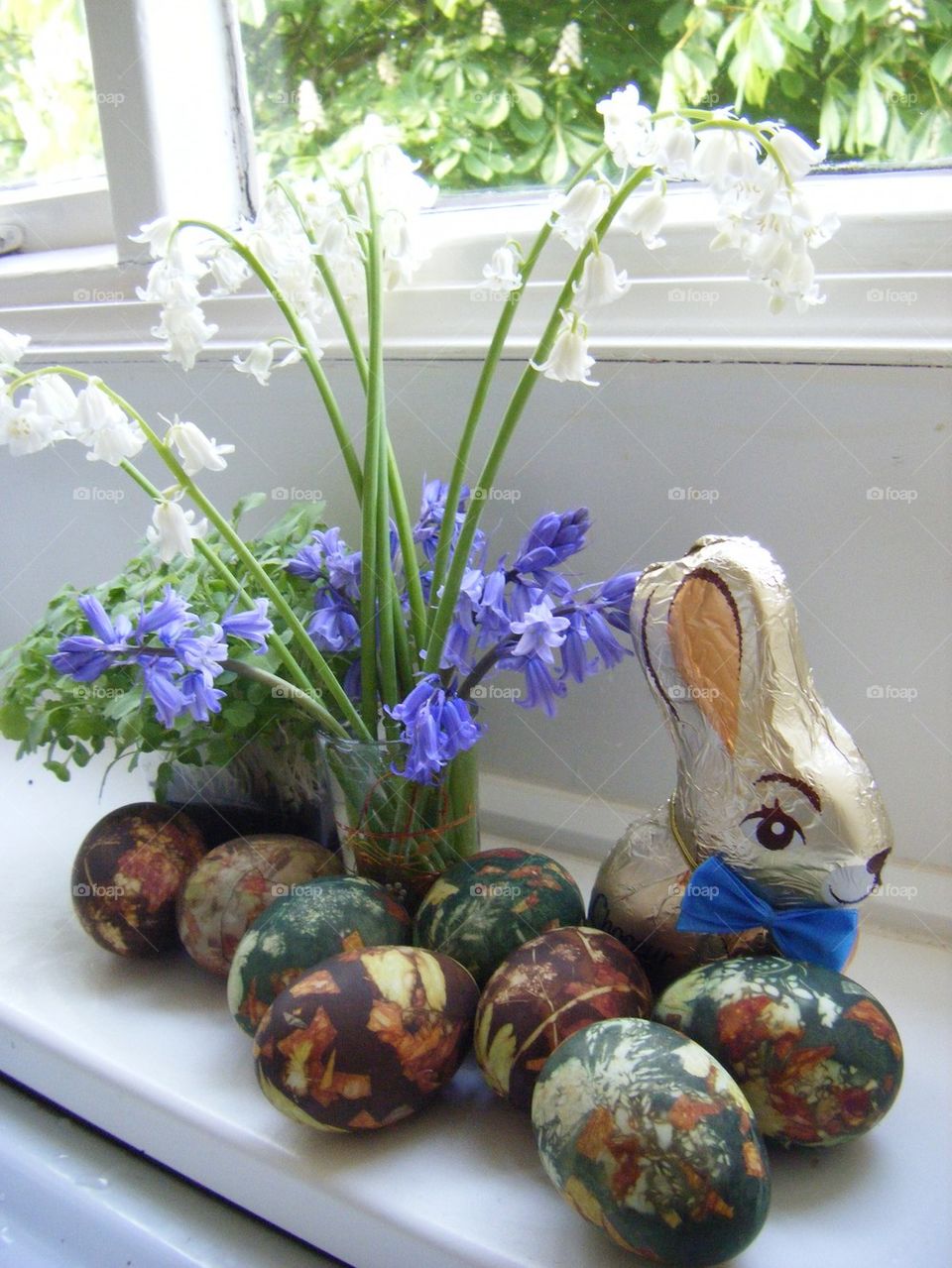 Bunny eggs and flowers