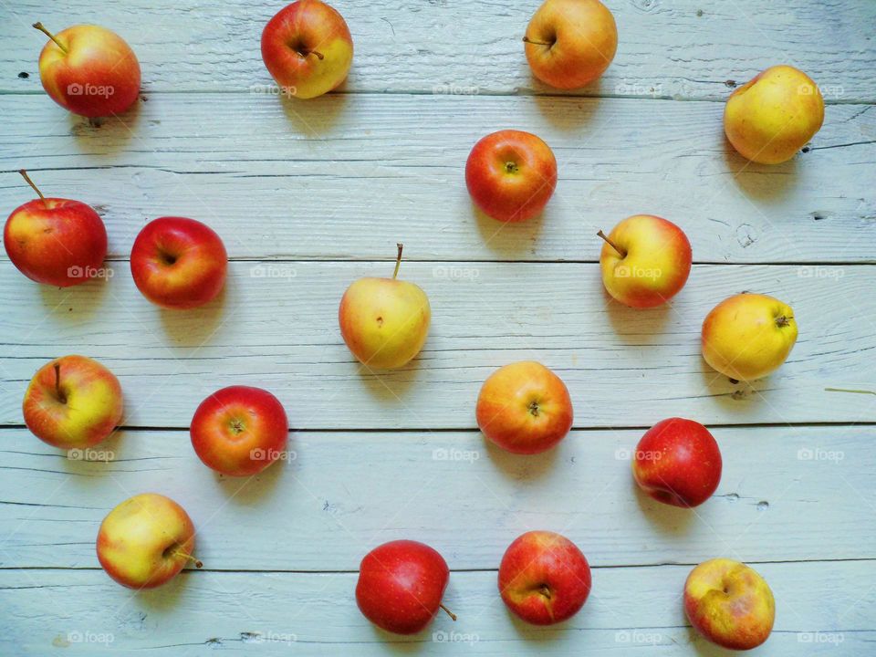 apples on white background