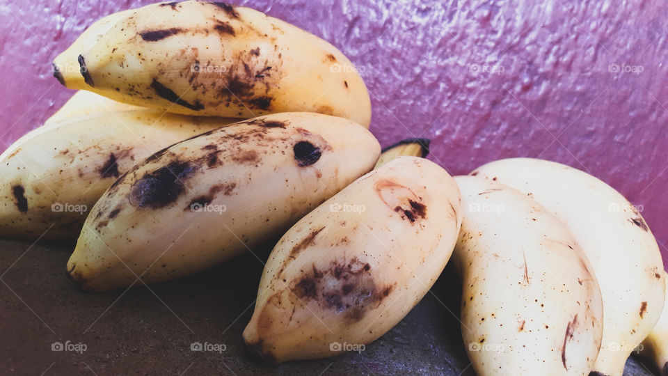 Cacho de bananas amarelas