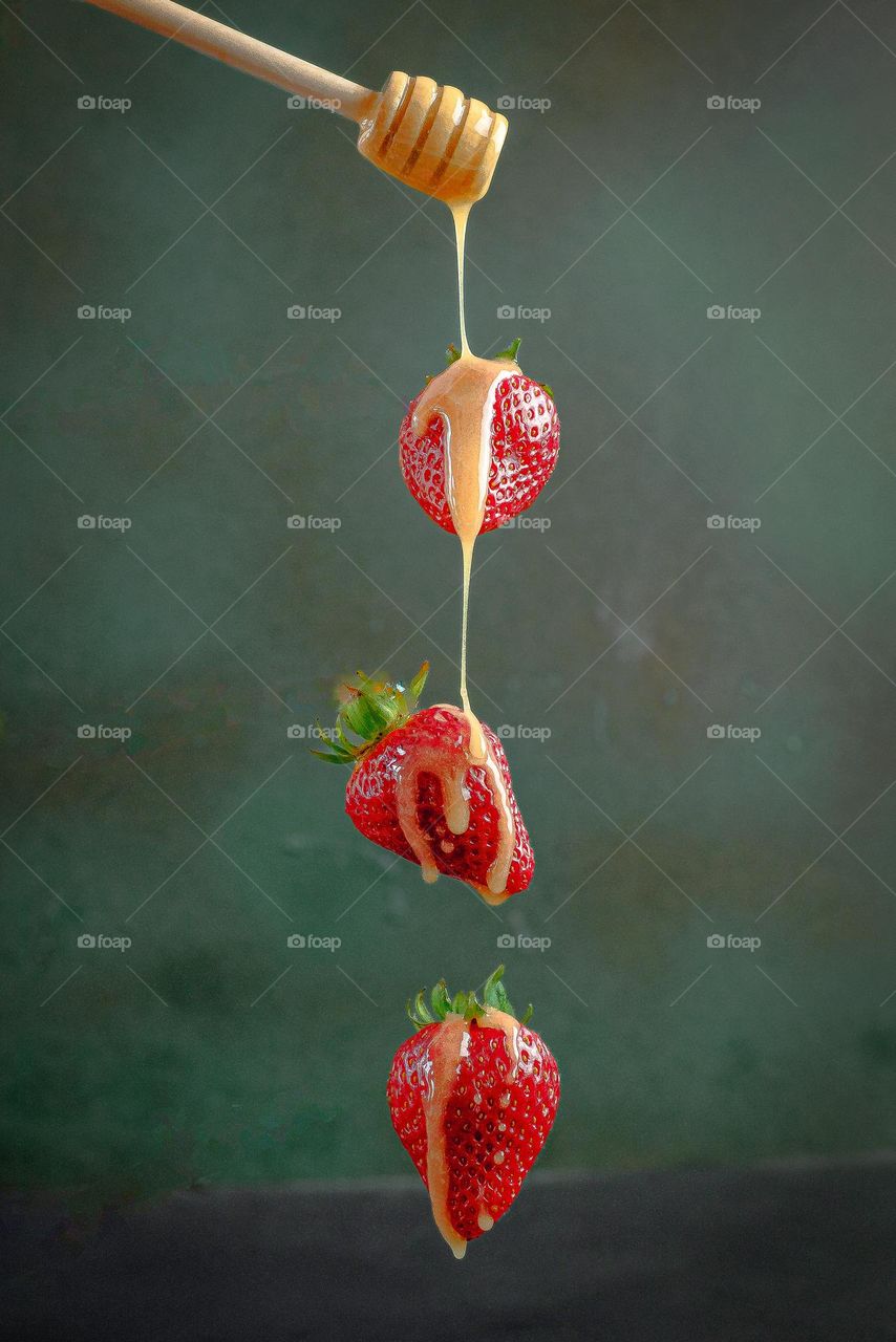 Strawberry levitation 