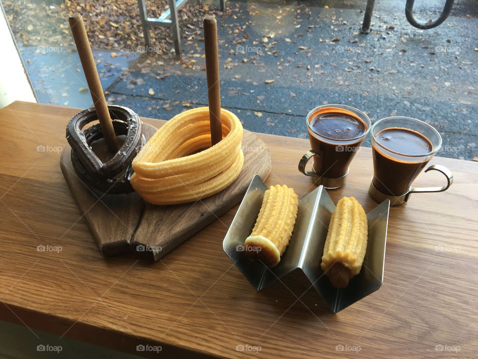 Chocolate with churros 