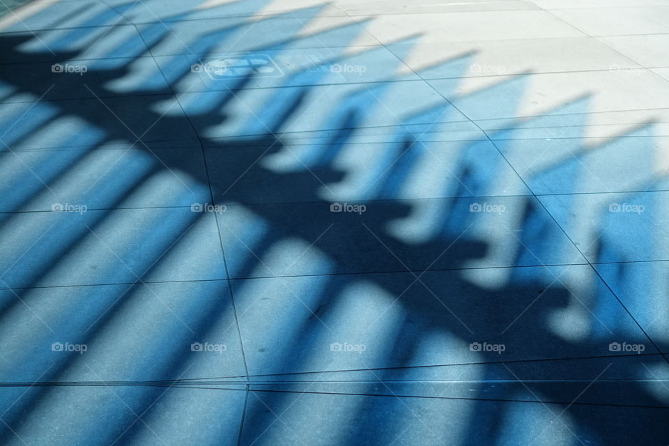 Unique geometric design created by light 