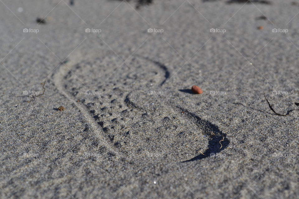 Trace in the sand