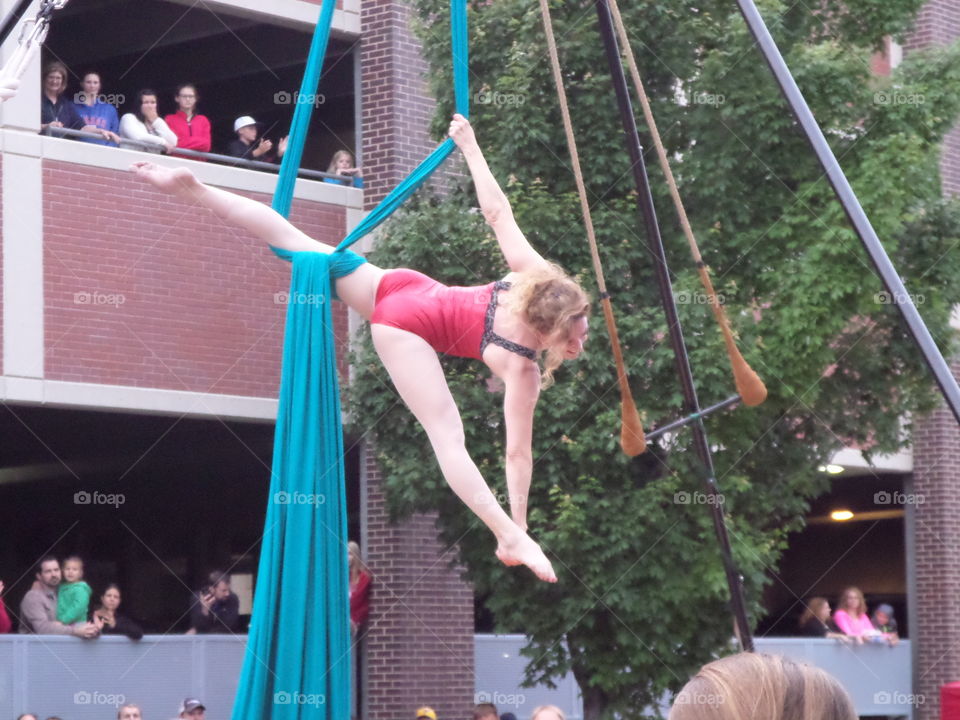 I love the aerialists