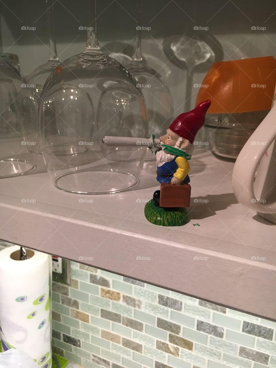 Gnomey taking up smoking, considering this Airbnb was encased in new and old nicotine. 