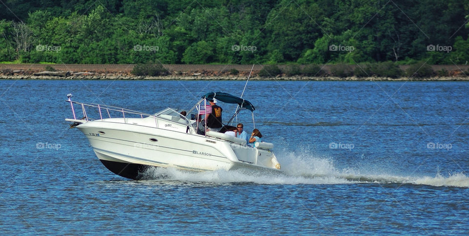 river boat fast hudson by delvec