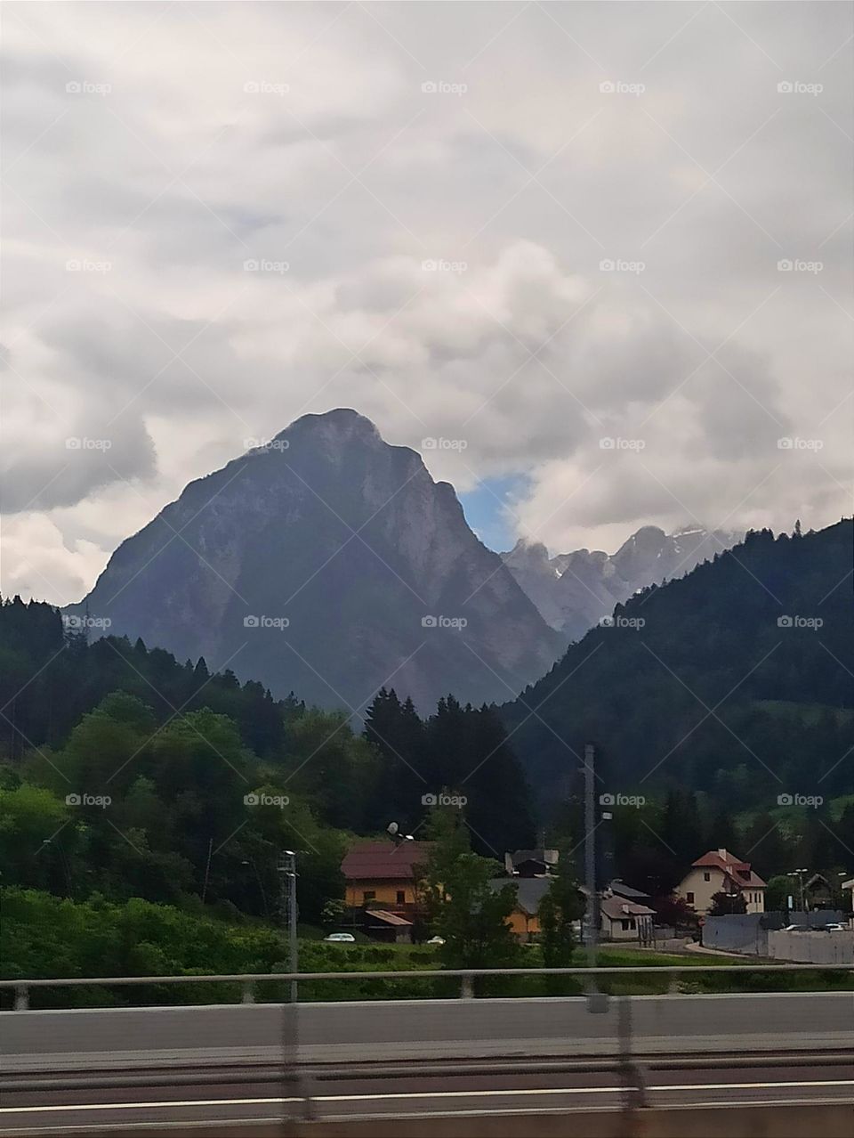 Vacation series : road trips.  
view from car window