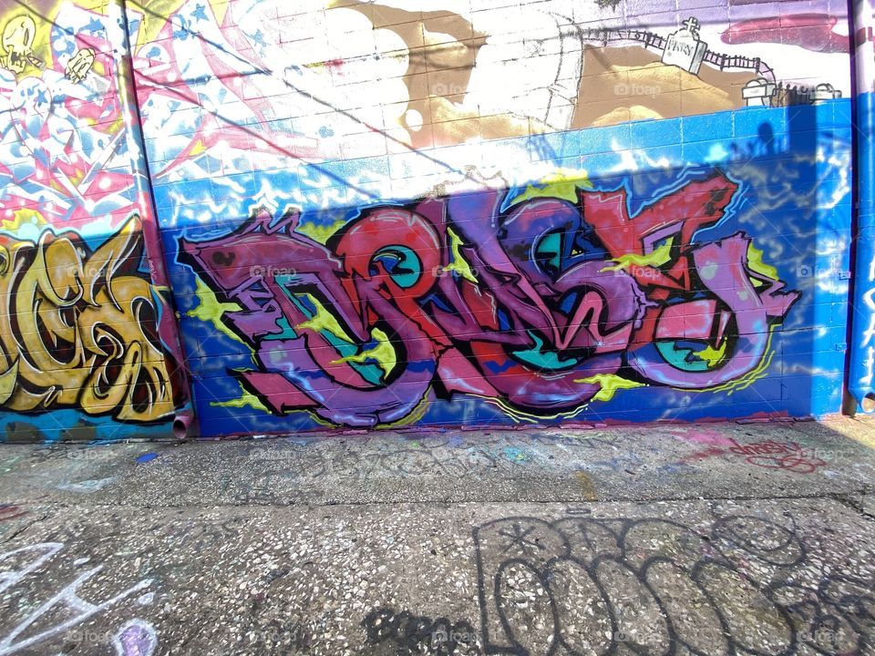 Colorful wall graffiti 