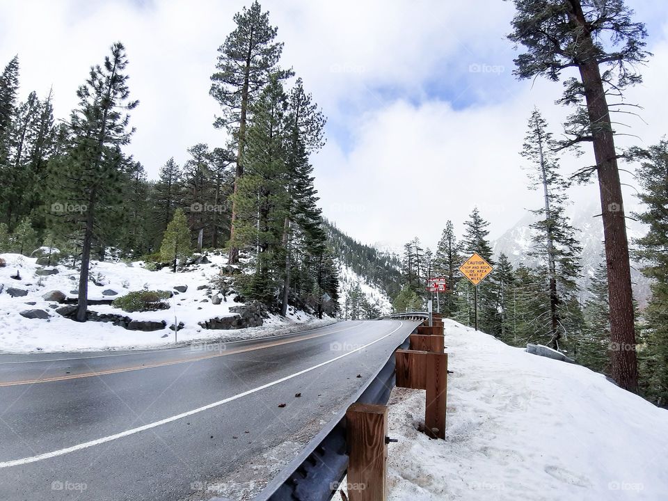 Road at Tahoe, California... 💙🌨️☃️❄️