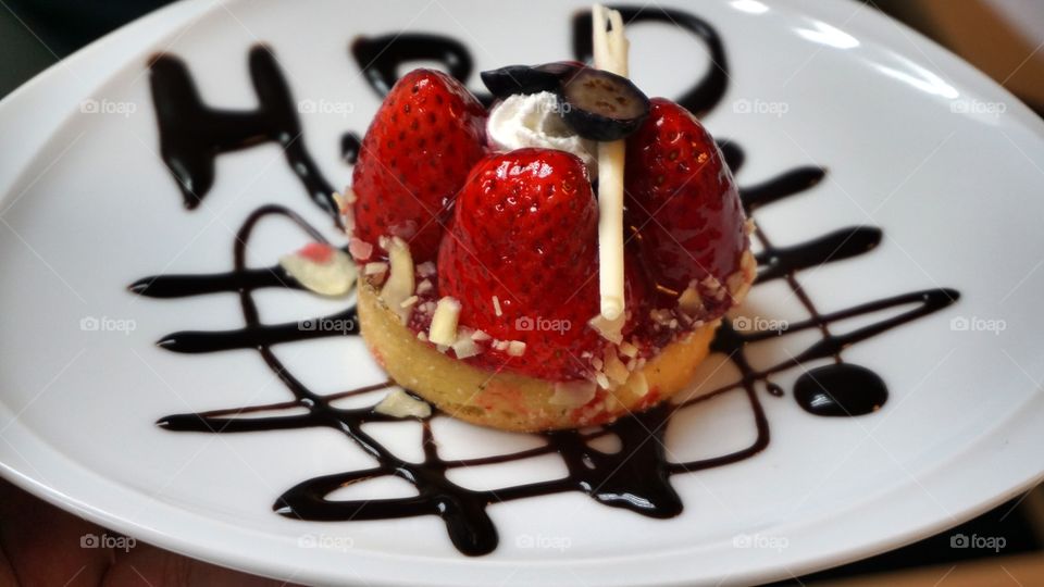 Strawberry tart cake