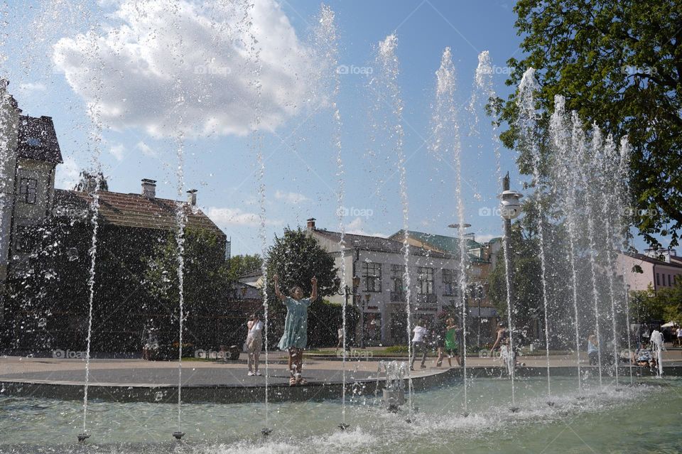 Girl at the fountain