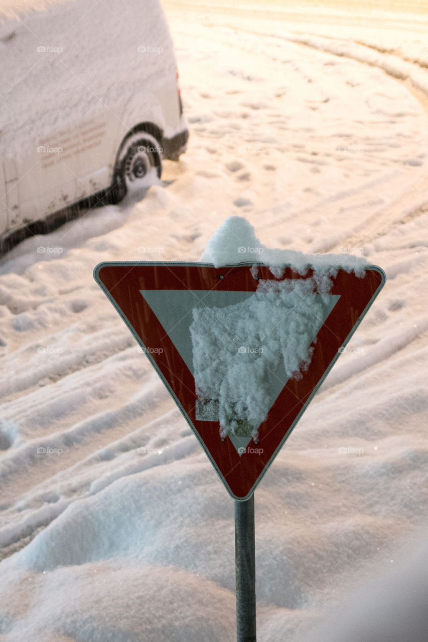 Yield to snow 