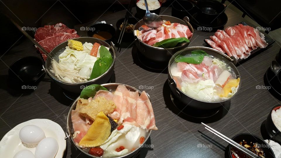 Taiwan style hot pot with sliced ​​meat