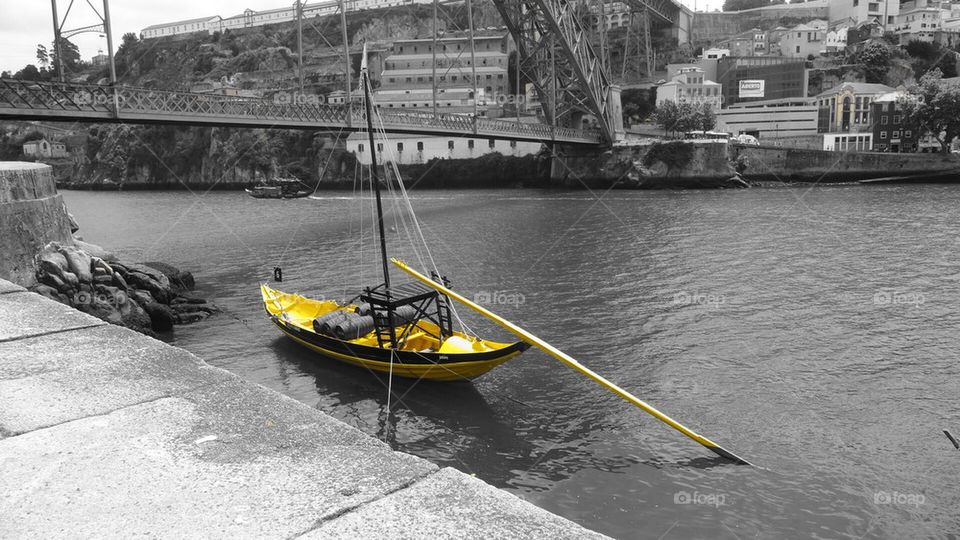 Boat in Porto