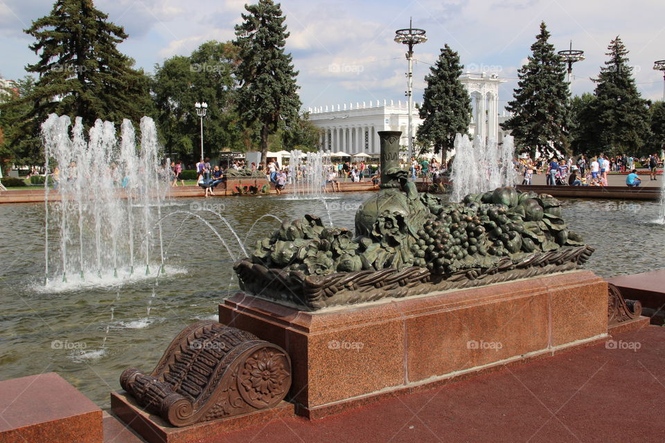 фонтан на ВДНХ в Москве