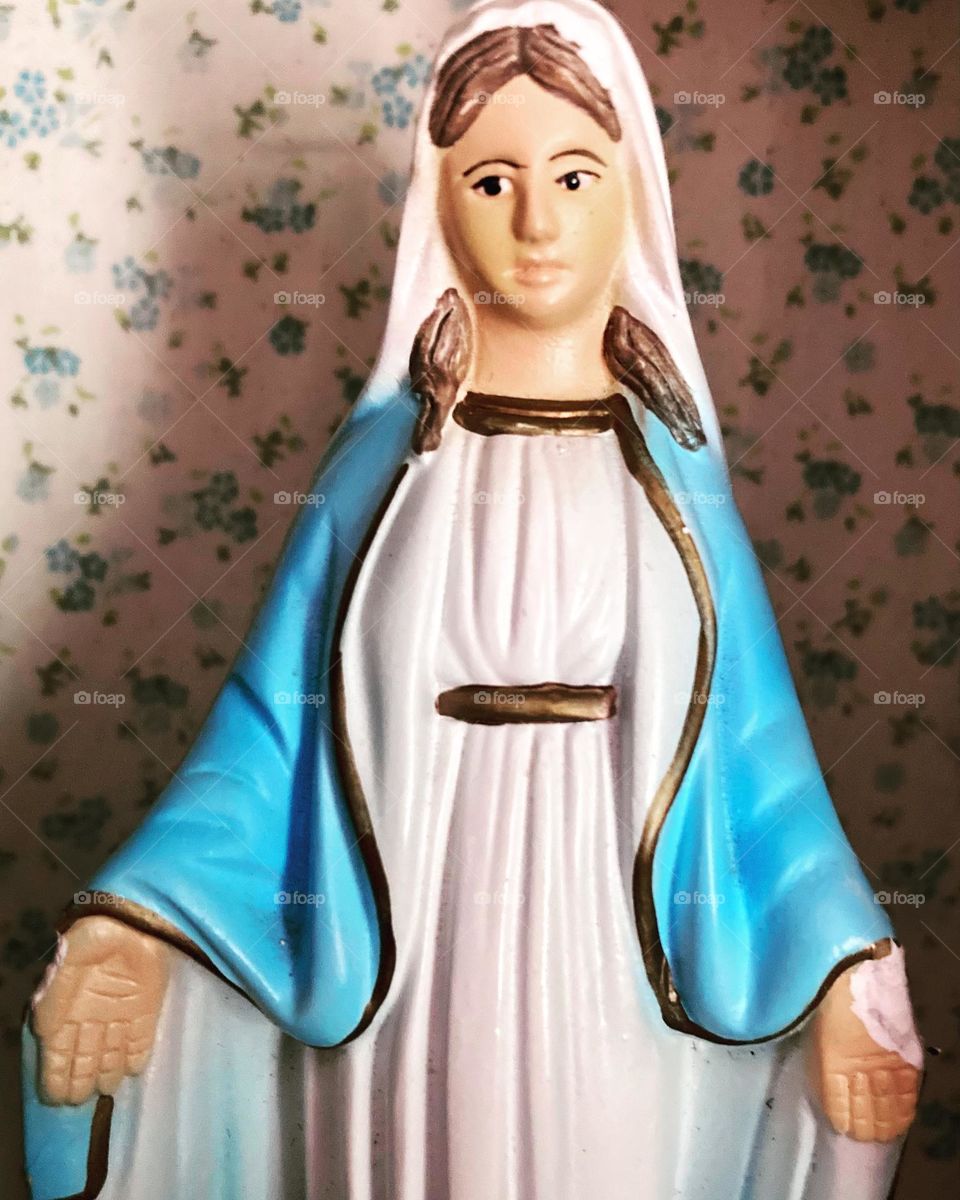 🙏 🇪🇸 Oh Maria, ruega por nosotros que recurrimos a ti.  Amén.  🇧🇷 Ó Maria, Nossa Senhora, rogai por nós que recorremos a vós. Amém. / 🇺🇸 O Mary, pray for us that we turn to you.  Amen. / 🇮🇹 O Madonna, prega per noi che ci rivolgiamo a te. Amen. 
