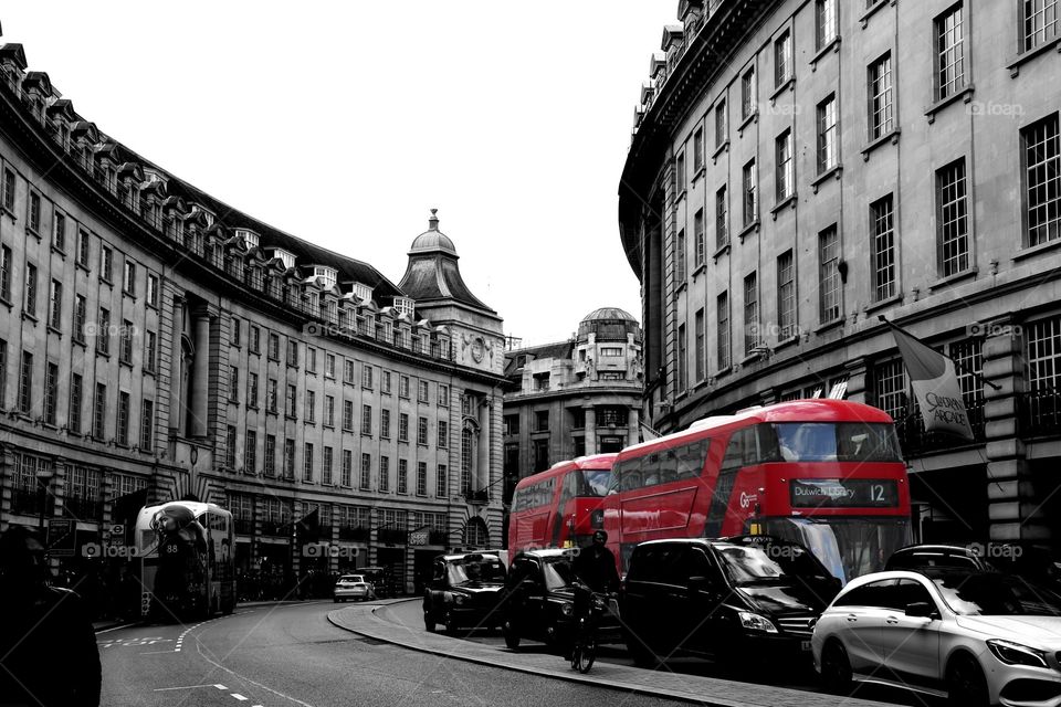 #picadillycircus #london #redbus #black&white 