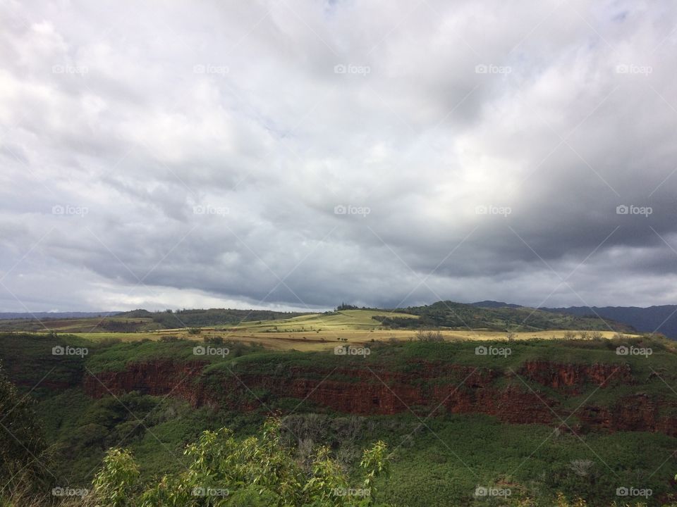 The southern foothills of Kawaikini. 