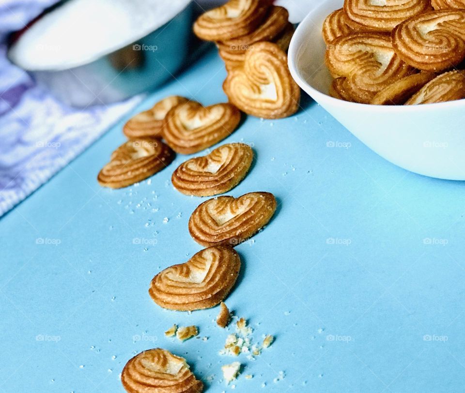 Little heart biscuits made with sugar perfect for summer treats.