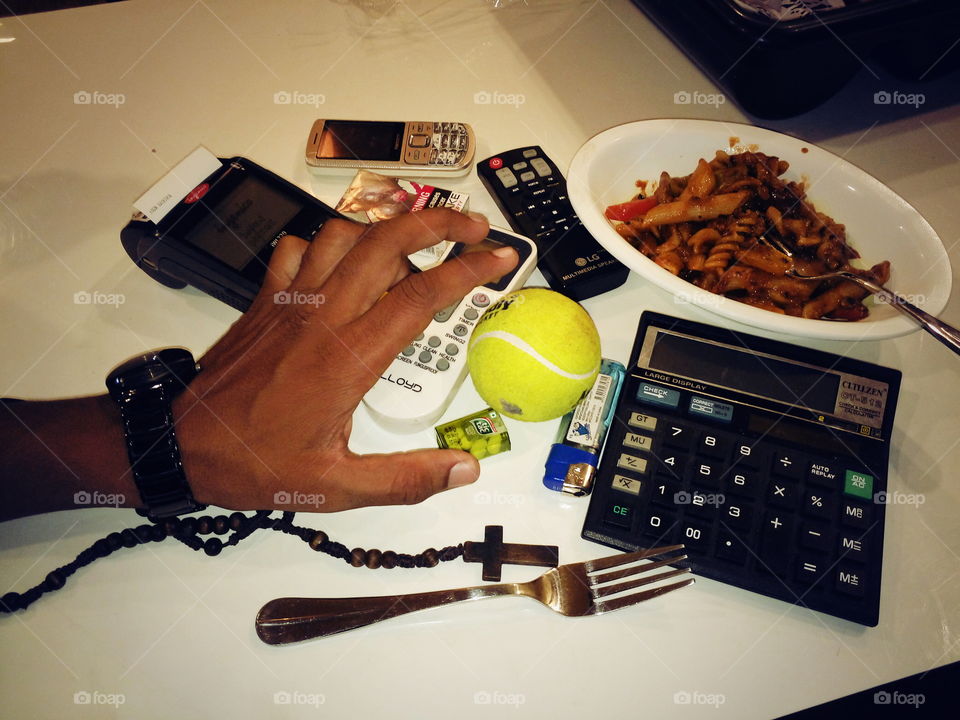 Hand, Watch, Ball, Calculator, Tik tak , Lighter, Remote, Cigarette's packets, Mobile, Food,Sype mashing,