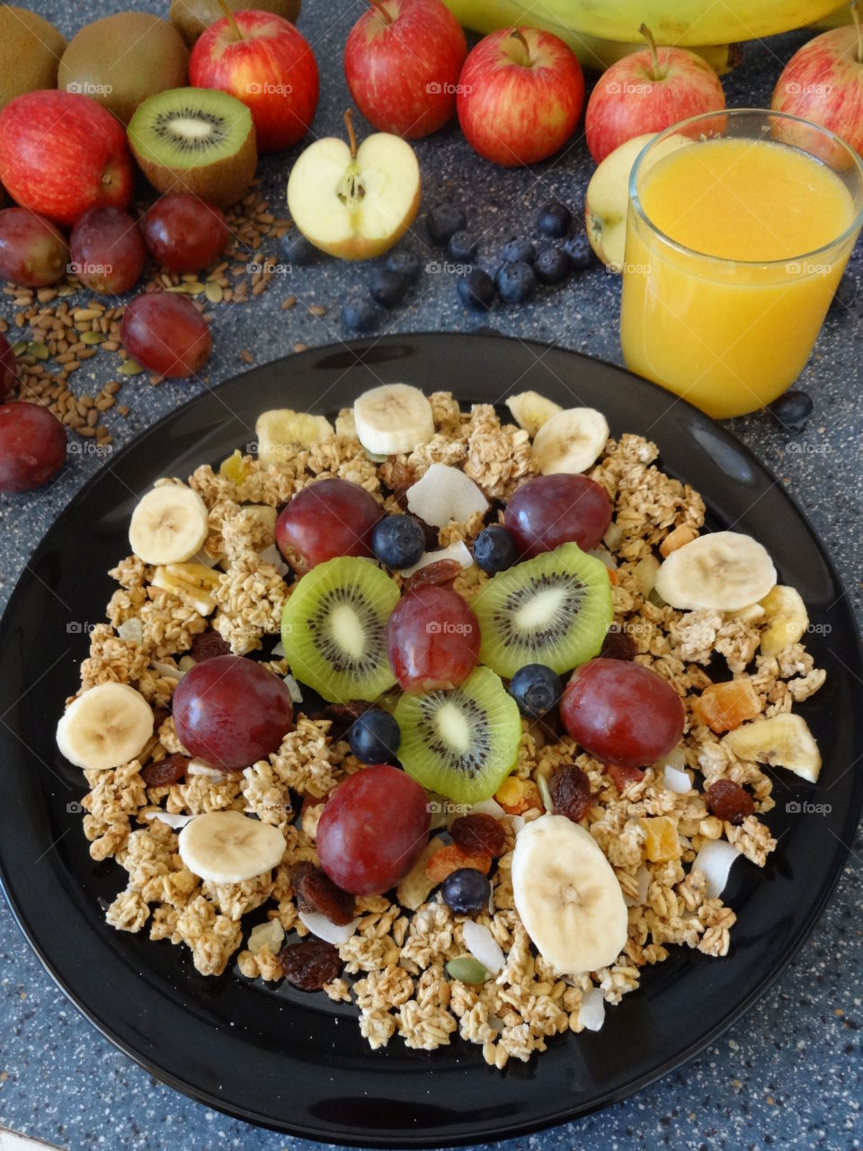 Healthy breakfast of crunchy flakes and fruits