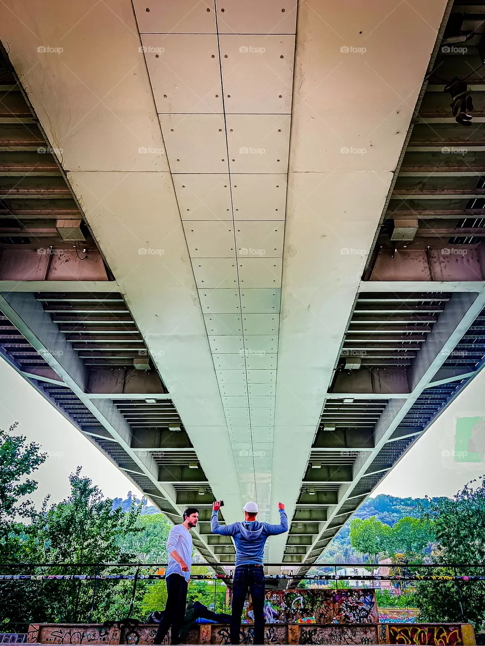 Under the bridge 