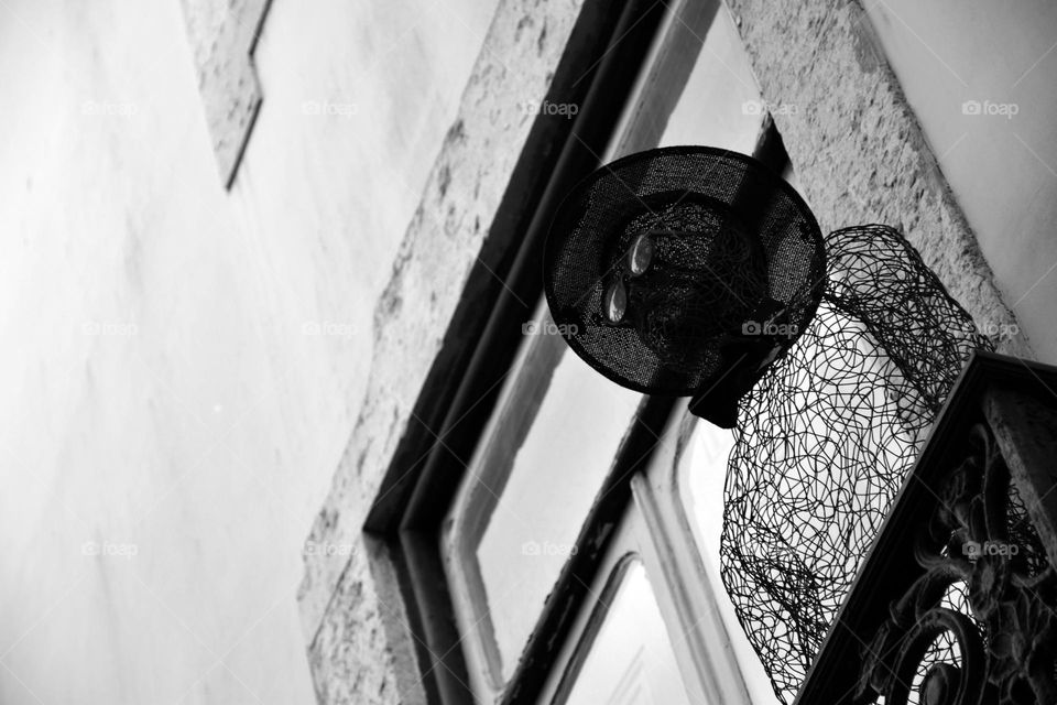 Fernando pessoa in the window